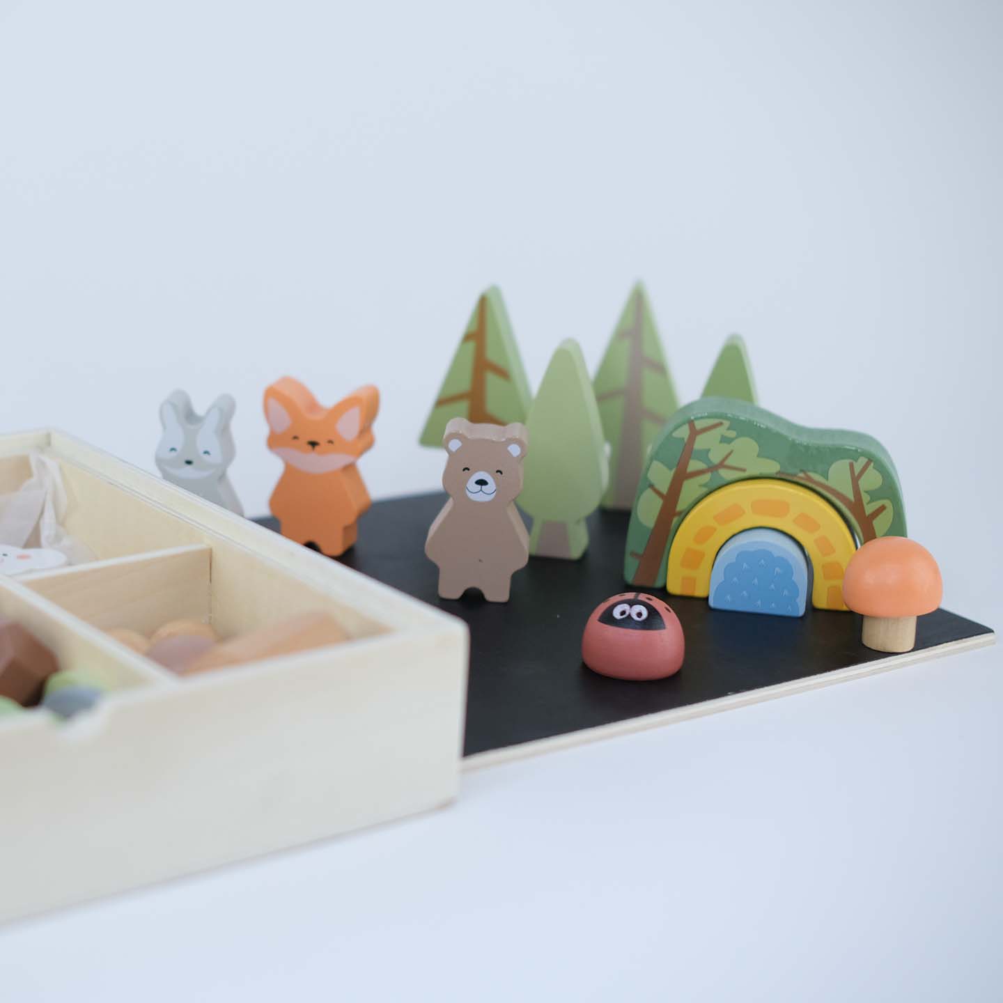 Montessori medinių figūrėlių rinkinys "Miškas"