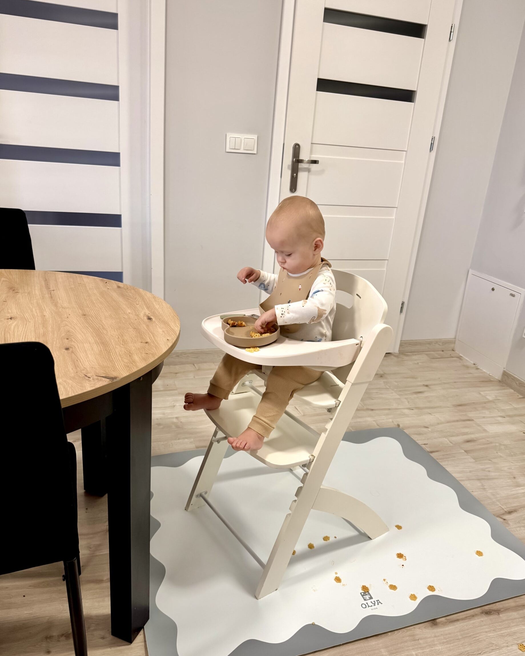 Kids Mealtime Floor Mat, Non-Slip & Waterproof - Blue Frame